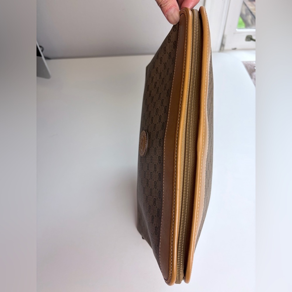 Gucci Micro GG Pouch/Clutch - Picture 3 of 15
